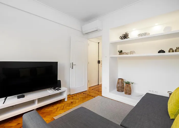 Whome Peaceful Alges Family Home Away From City Noise