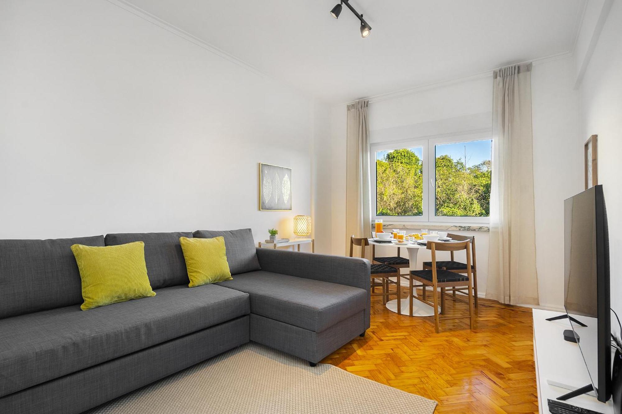 Whome Peaceful Family Away From Noise Apartment *