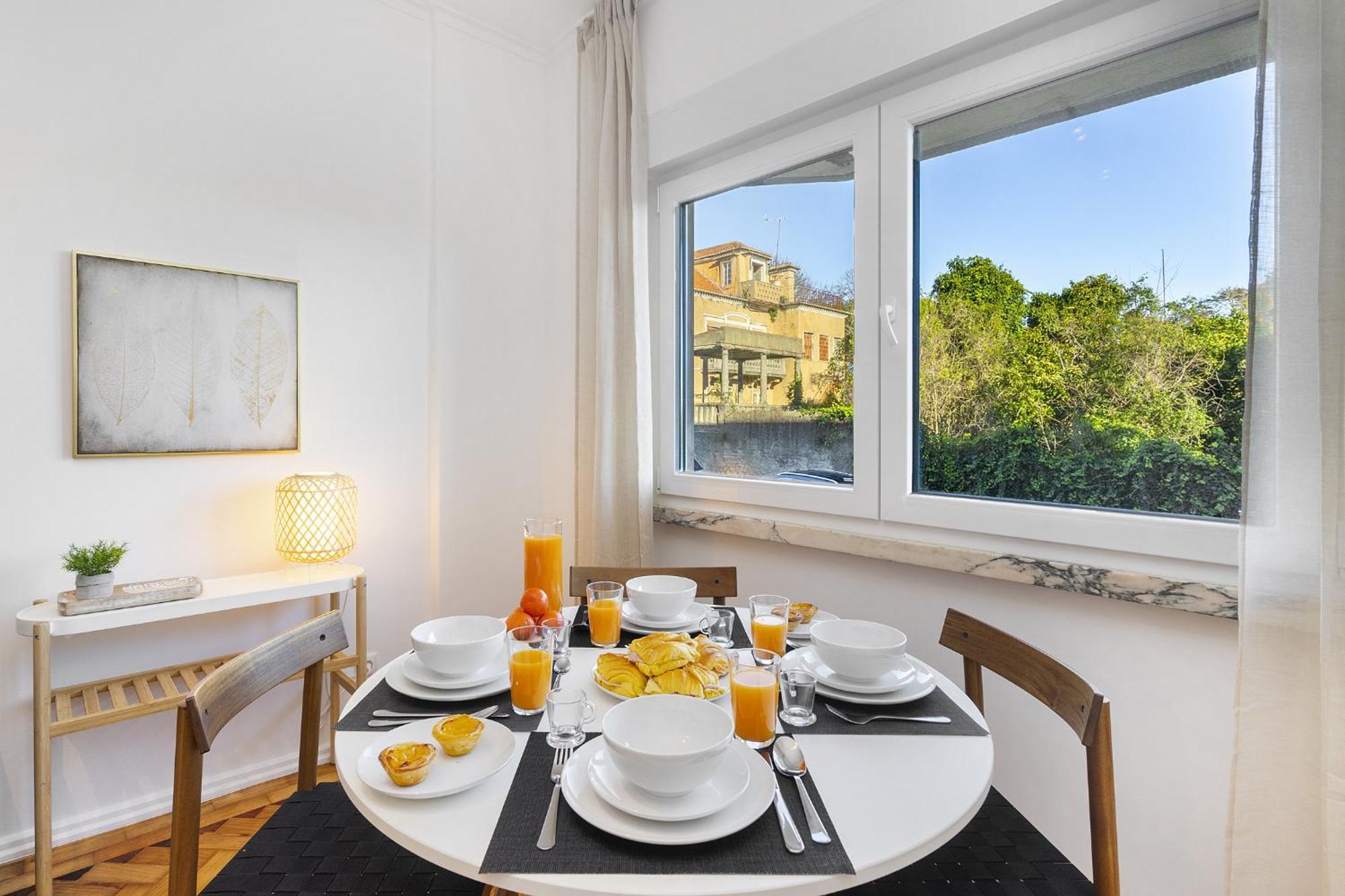 Apartment Whome Peaceful Family Away From Noise